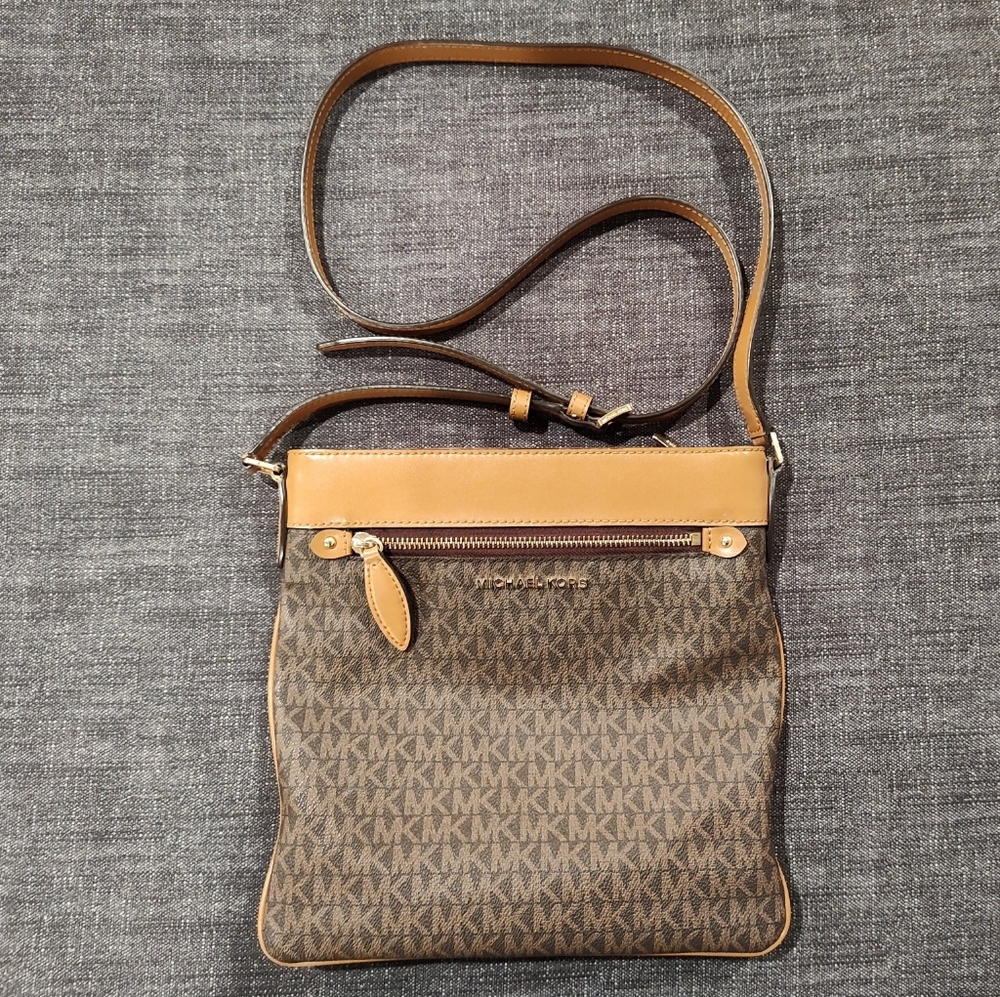 Michael Kors Jet Set Crossbody